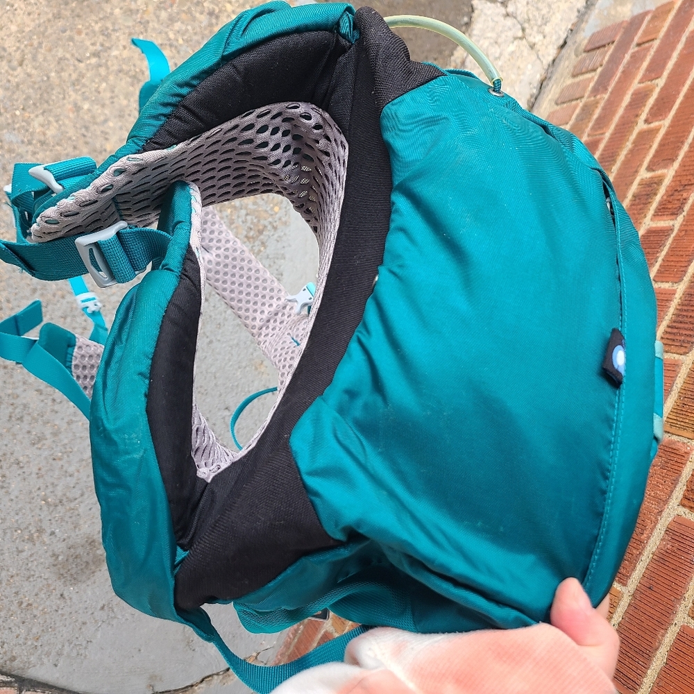 OSPREY Mira AG 34 Backpack XS/S with rain cover - Picture 7 of 12
